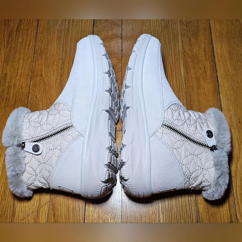 Skechers Martha‎ Stewart Darling Puffer Water Resistant Boots Women's 7 NWB